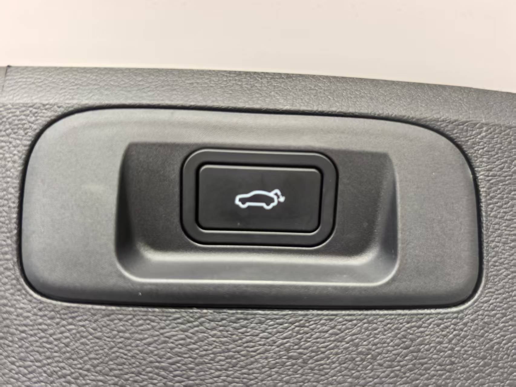 GEELY Coolray 2025 car image #10