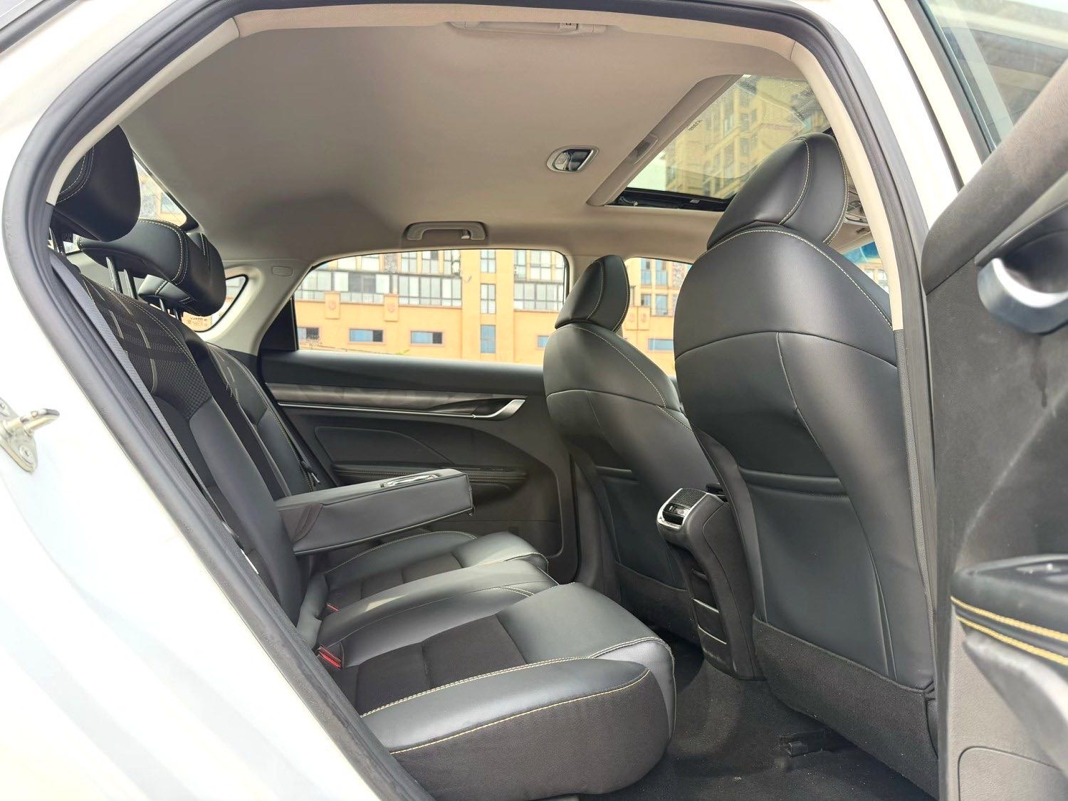 GEELY Binray 2021 car image #5