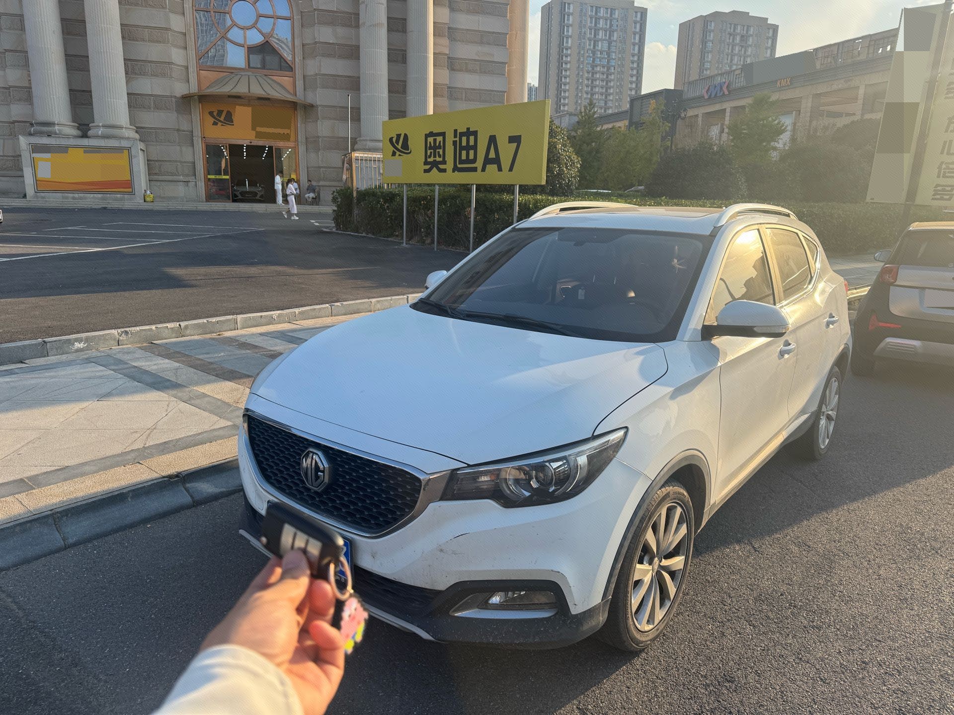 MG ZS 2017 MG ZS 2017 car image