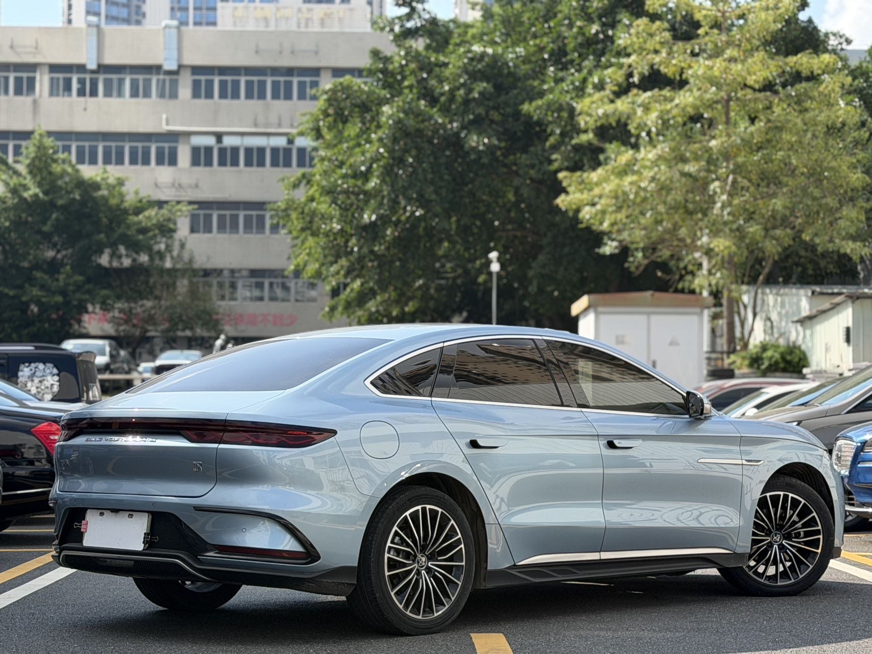 BYD Han 2024 #3 BYD Han 2024 изображение автомобиля #3