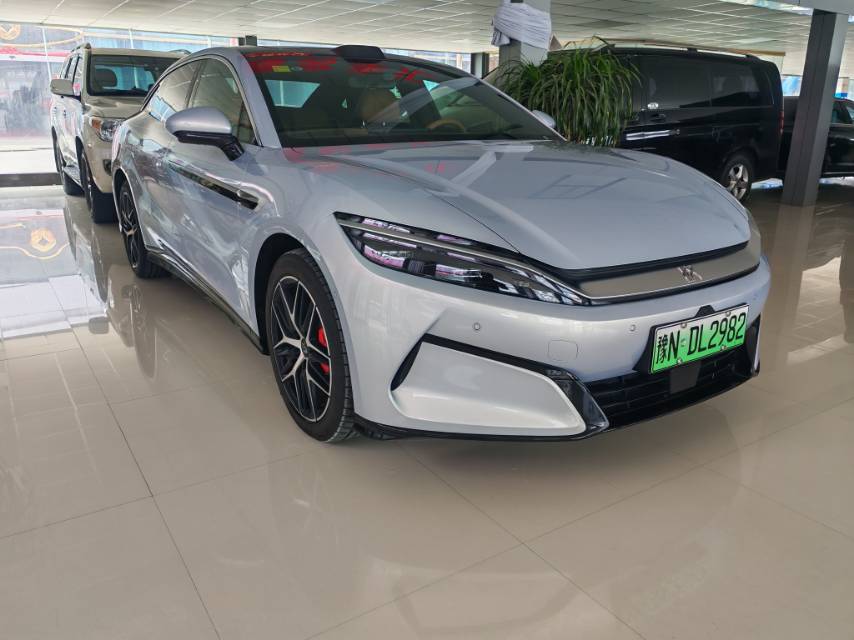 BYD HanL 2025 car image #3
