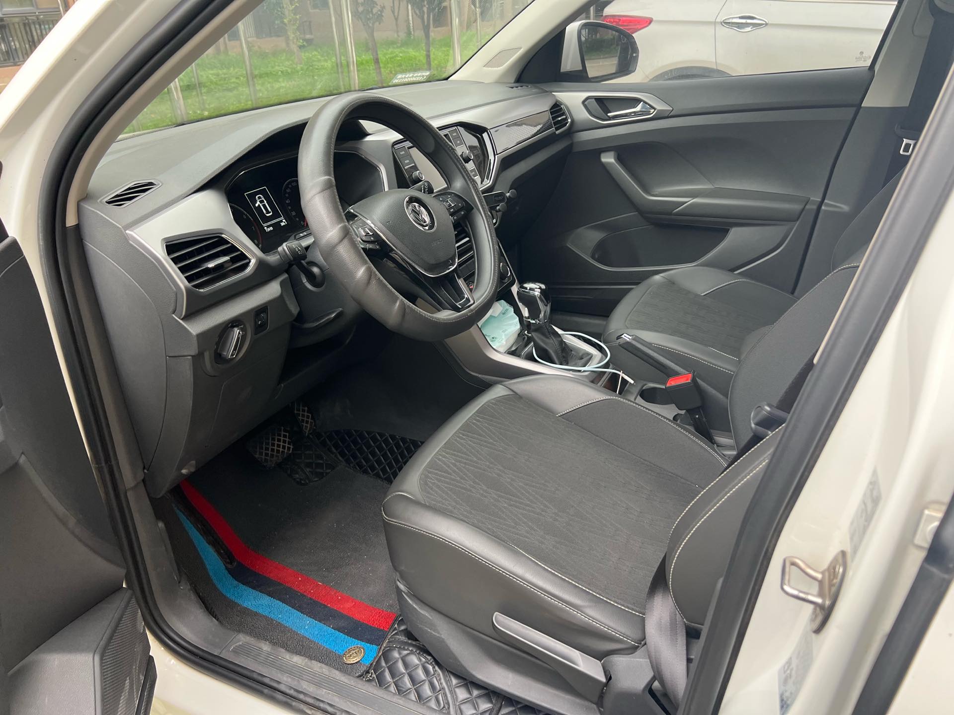 Volkswagen T-Cross 2019 #2 Volkswagen T-Cross 2019 صورة سيارة #2