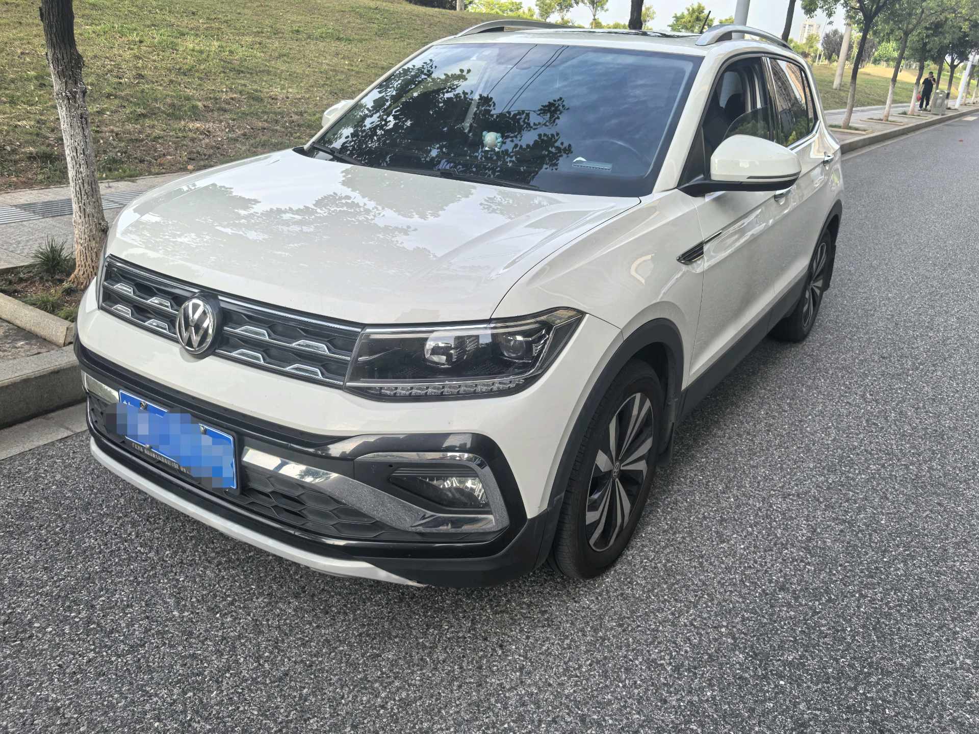 Volkswagen T-Cross 2020 Volkswagen T-Cross 2020 car image