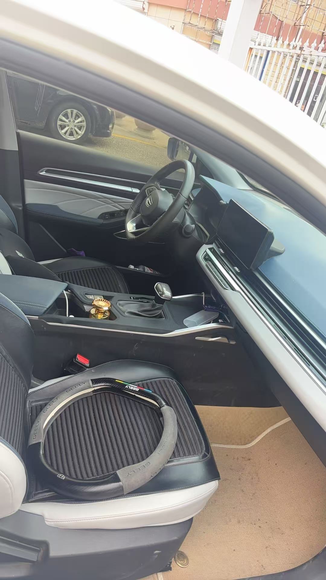 GEELY Emgrand 2023 #4 GEELY Emgrand 2023 صورة سيارة #4
