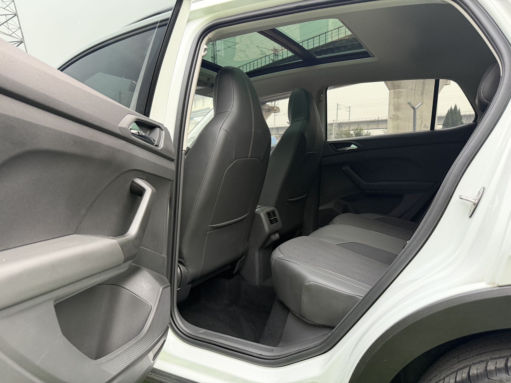 Volkswagen T-Cross 2022 #9 Volkswagen T-Cross 2022 car image #9