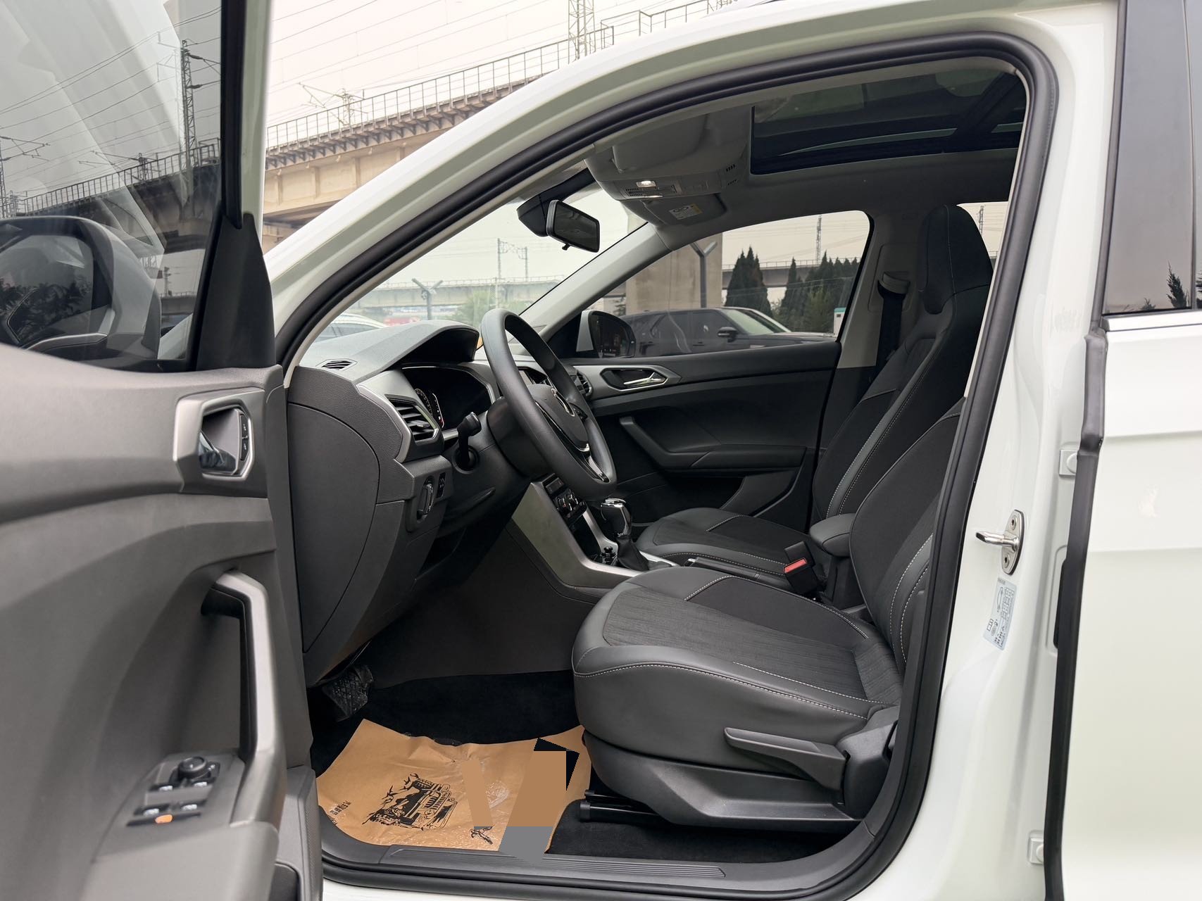 Volkswagen T-Cross 2022 #8 Volkswagen T-Cross 2022 car image #8