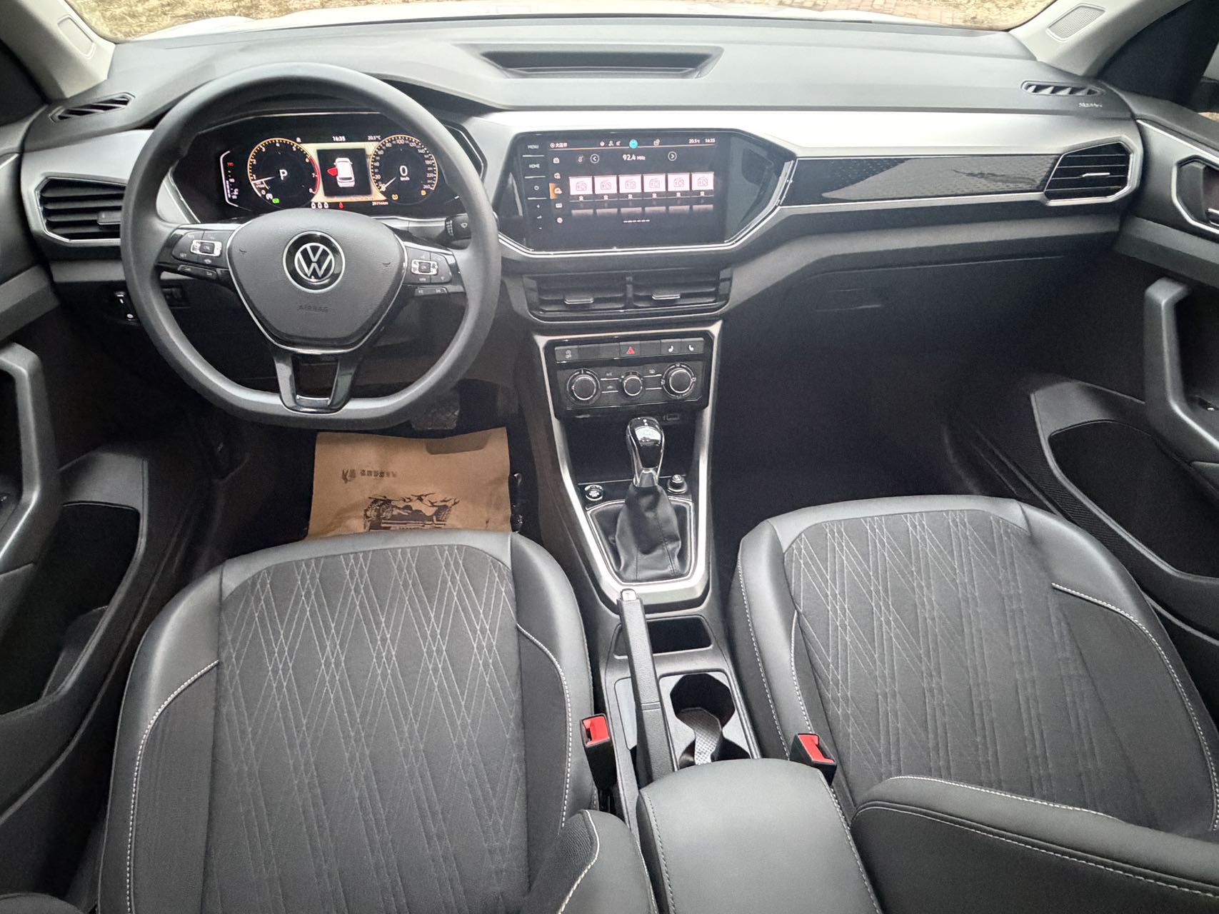 Volkswagen T-Cross 2022 #10 Volkswagen T-Cross 2022 car image #10