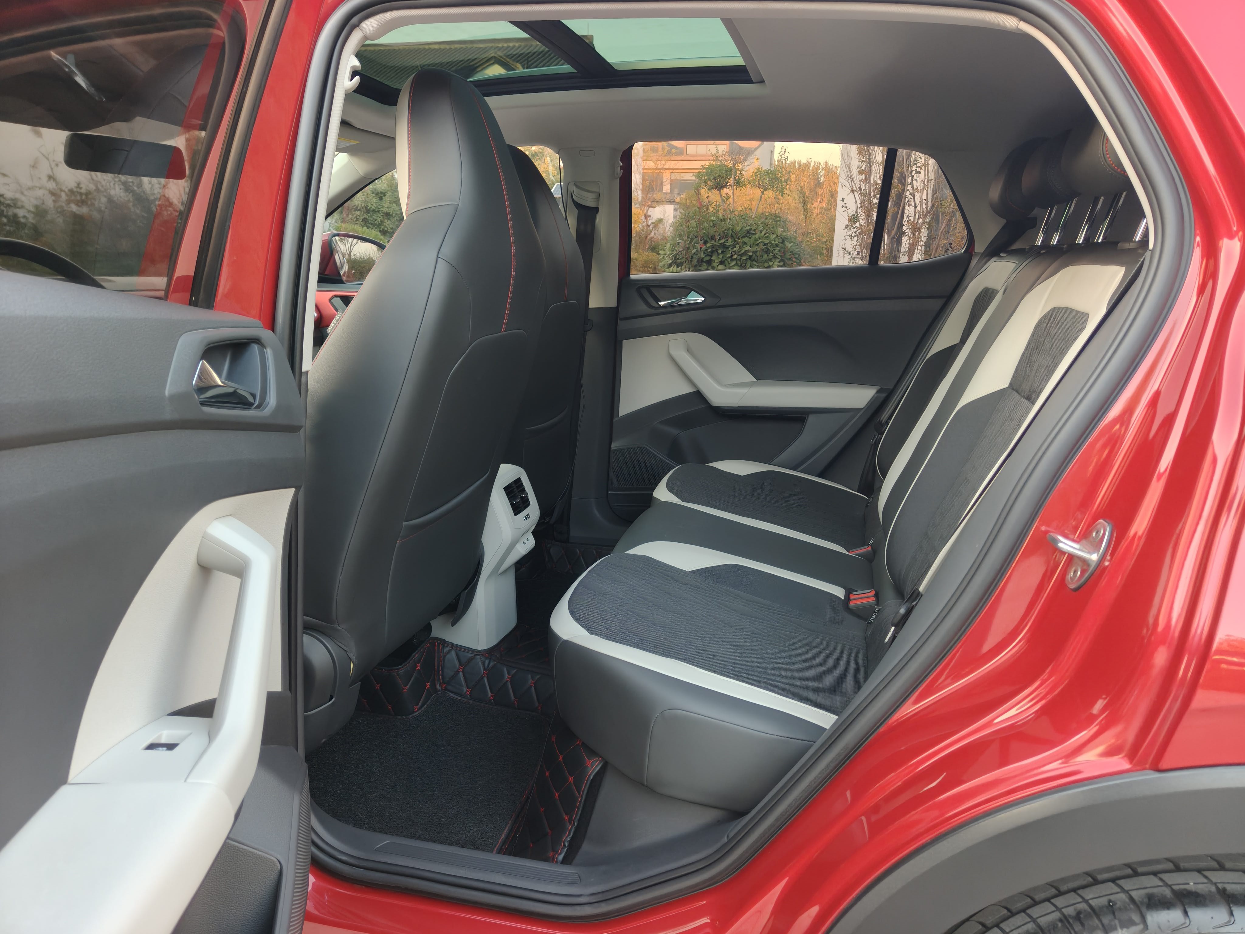 Volkswagen T-Cross 2019 #9 Volkswagen T-Cross 2019 immagine di auto #9