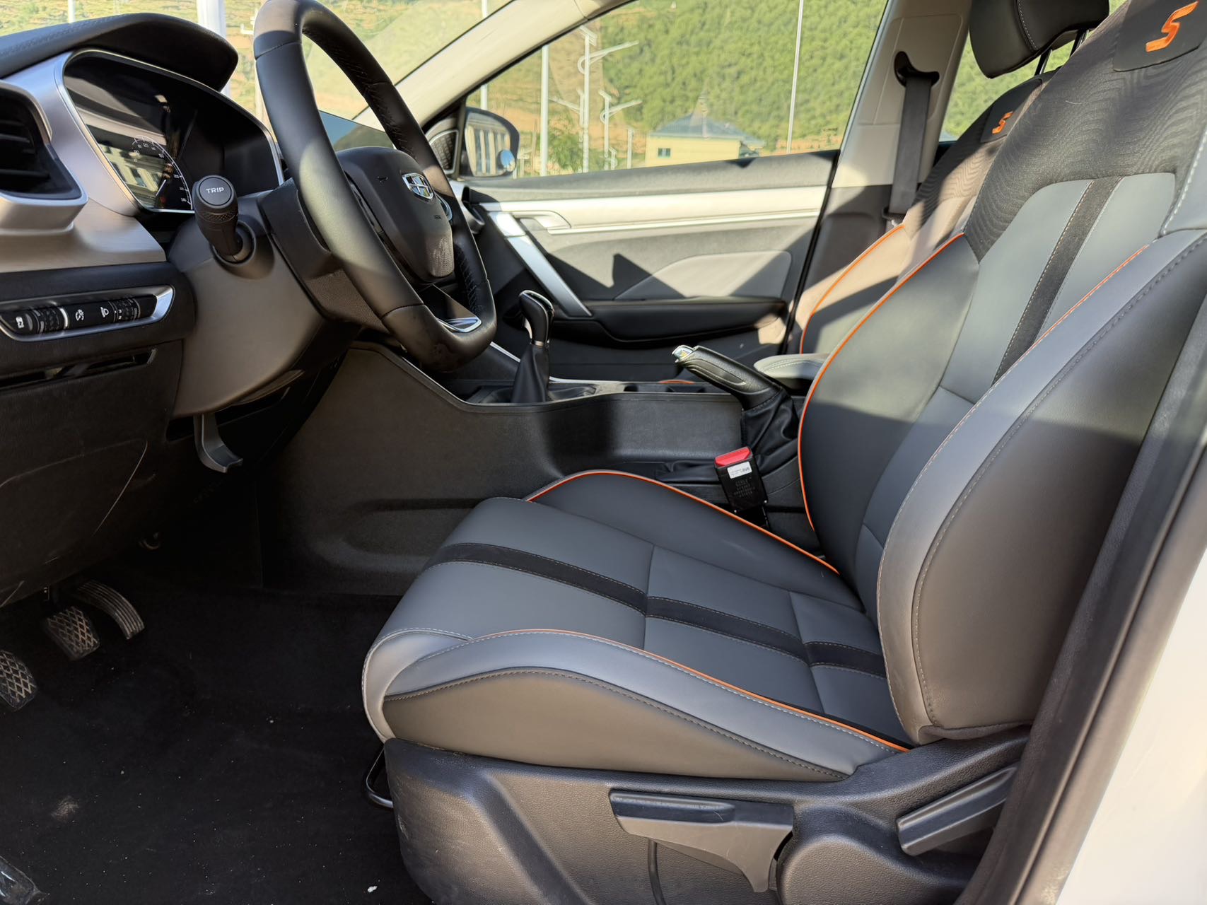 GEELY Coolray 2024 imagen de coche #9