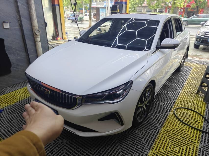 GEELY Emgrand 2022 imagem de carro 