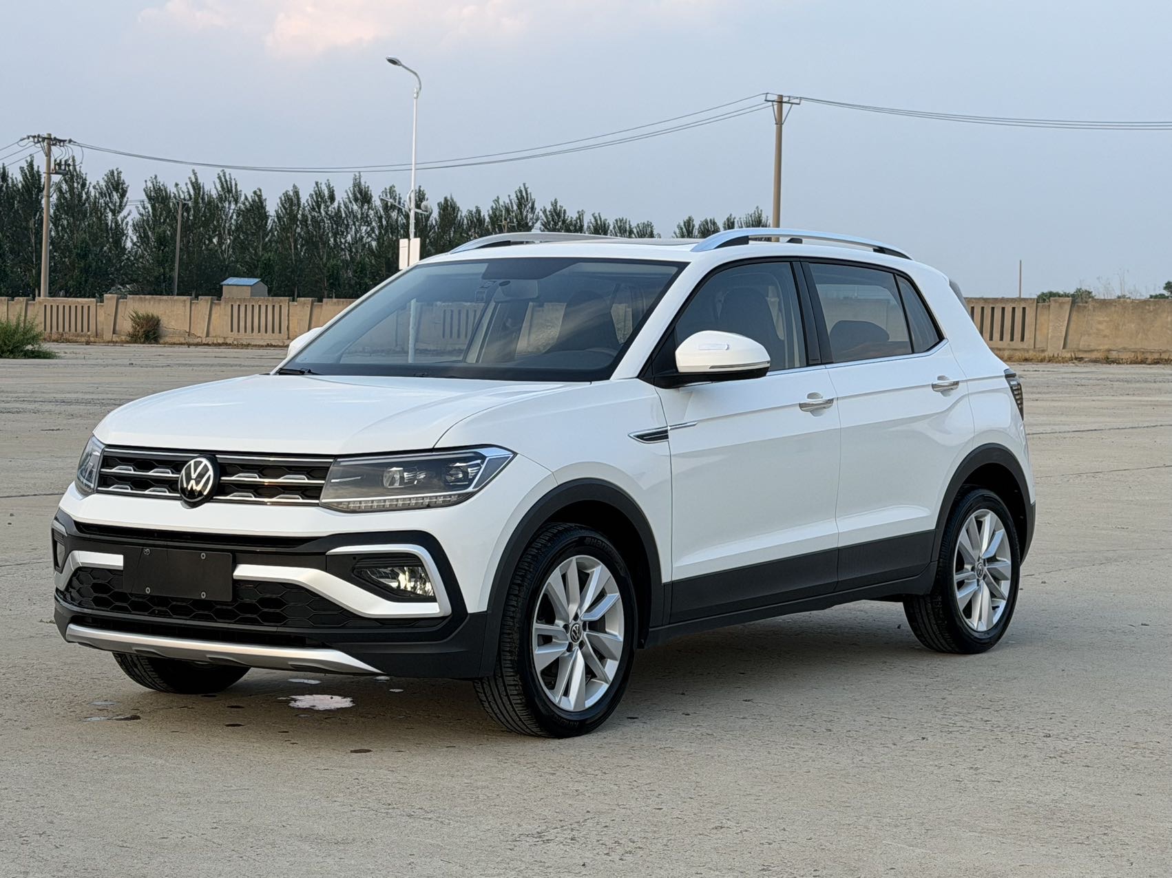 Volkswagen T-Cross 2021 car image 