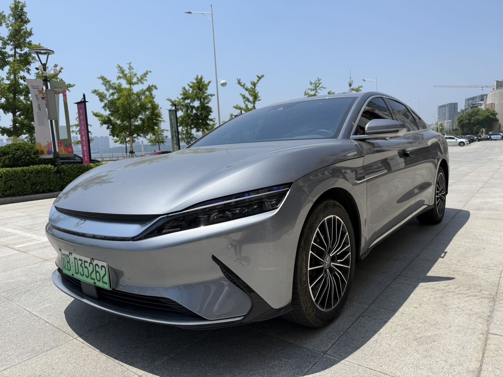 BYD Han 2023 car image 