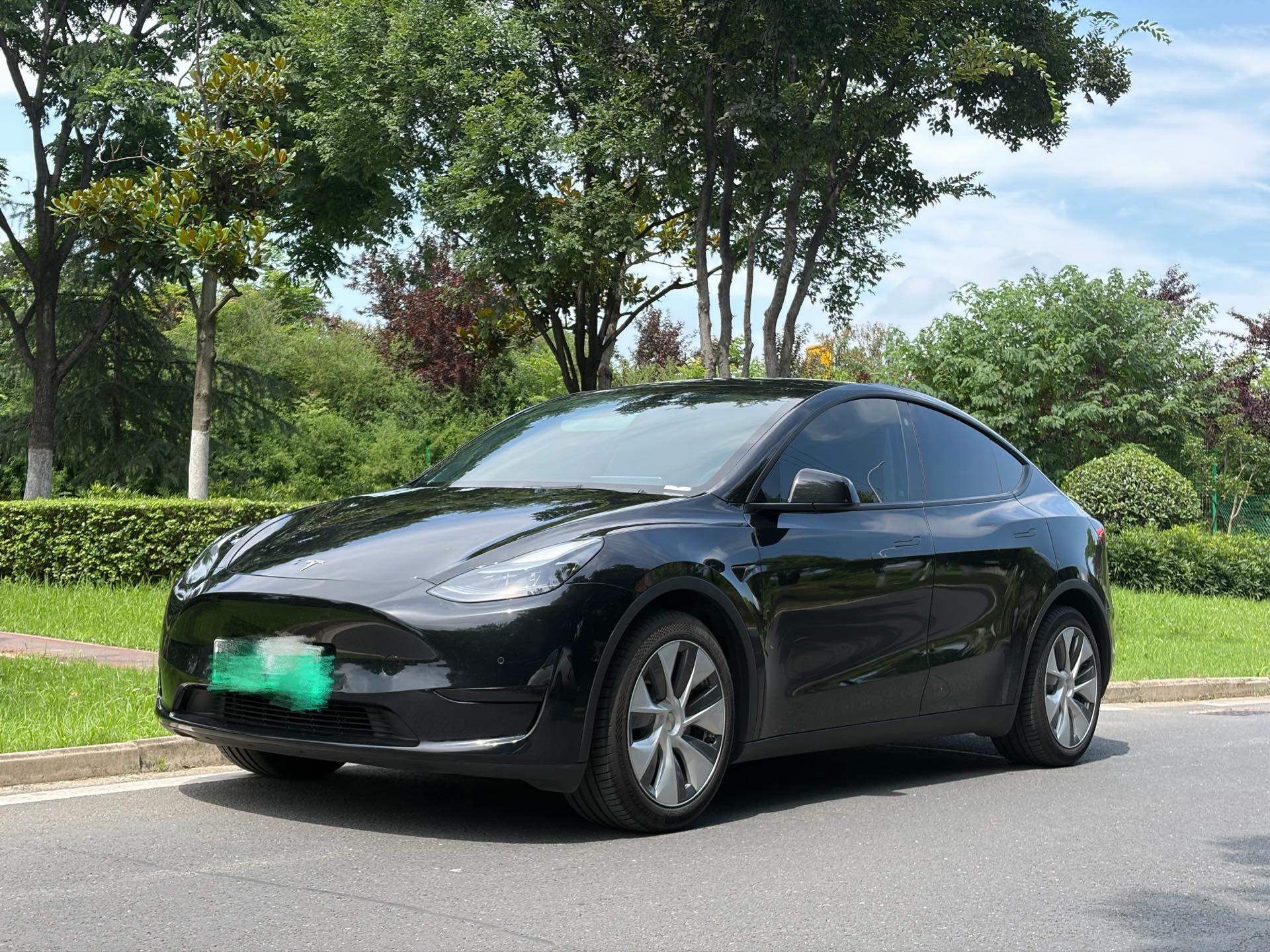 Tesla Model Y 2022 Tesla Model Y 2022 car image