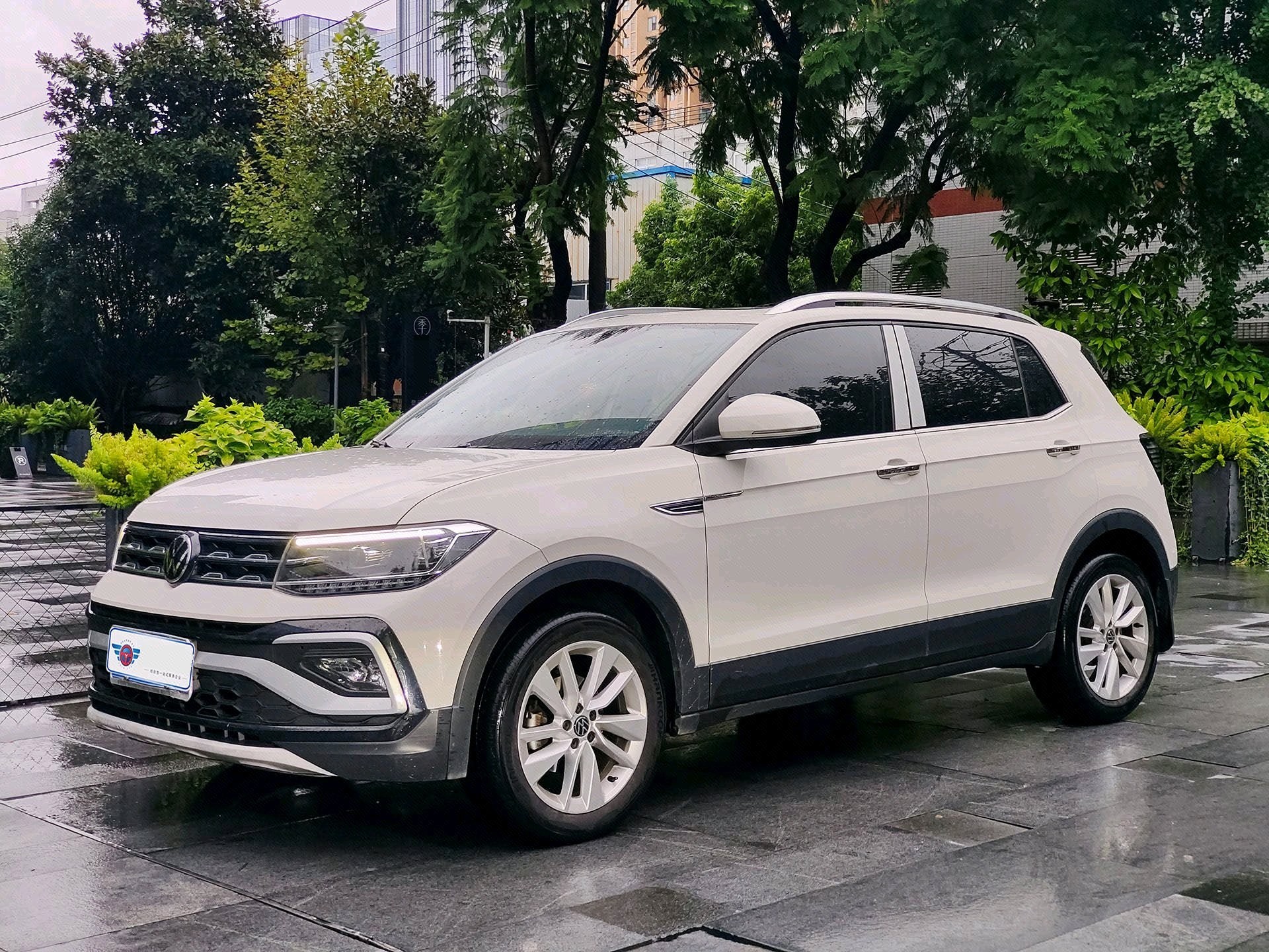 Volkswagen T-Cross 2021 Volkswagen T-Cross 2021 car image