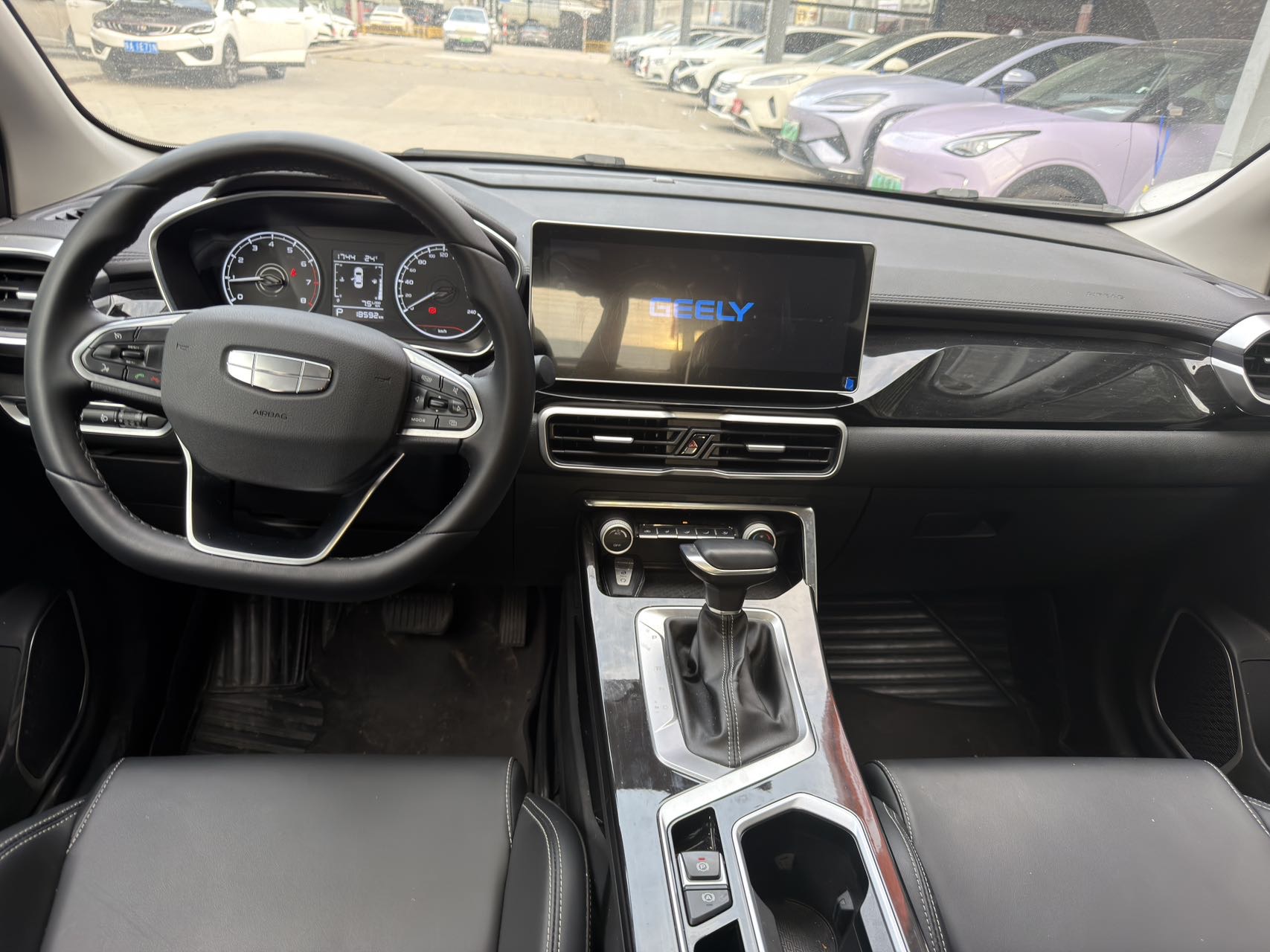 GEELY Coolray 2025 #6 GEELY Coolray 2025 immagine di auto #6