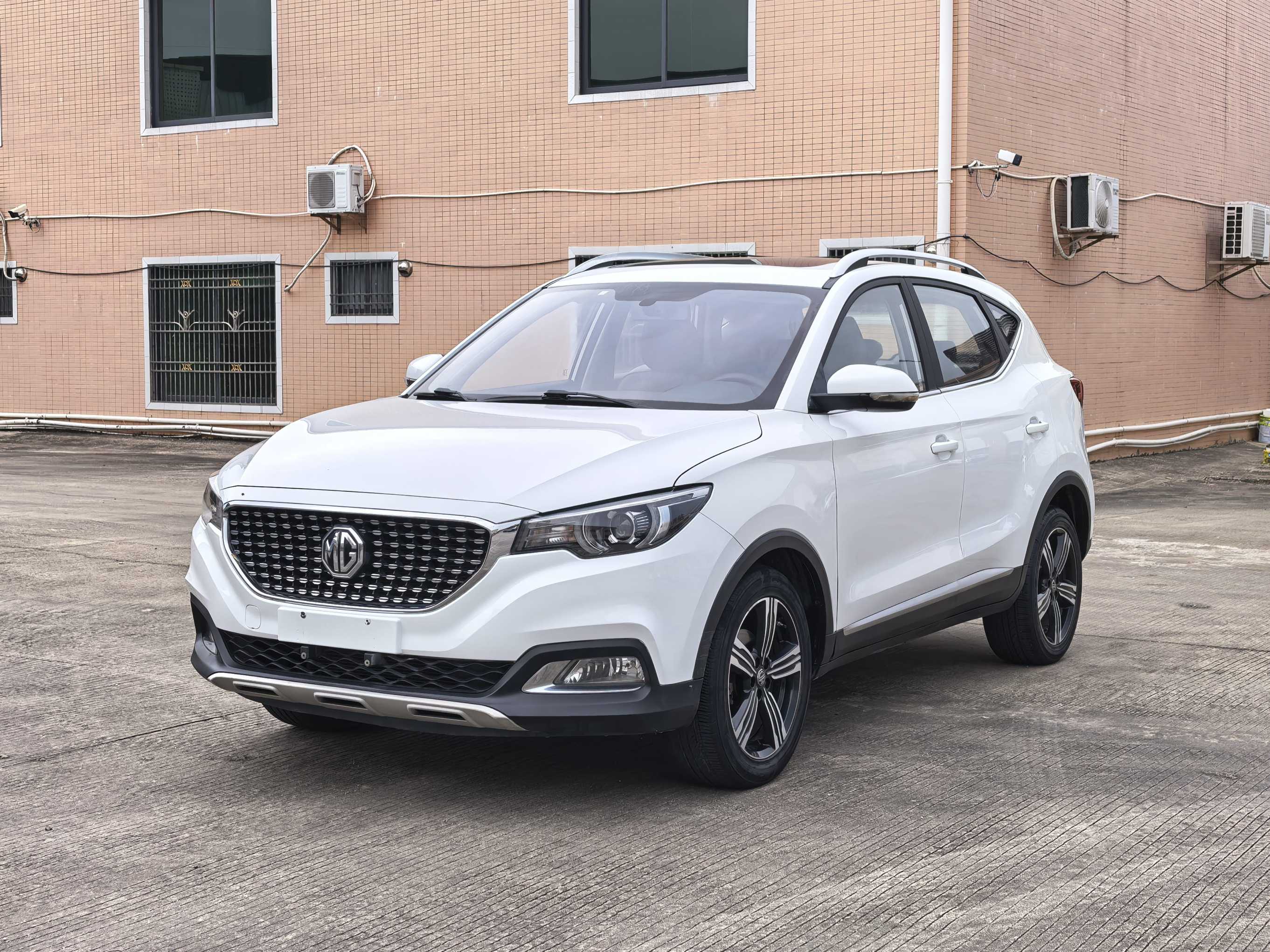 MG ZS 2018 car image 