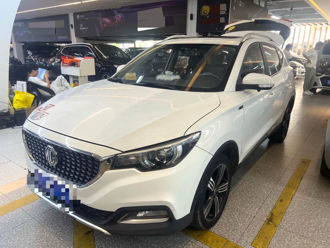 MG ZS 2018 MG ZS 2018 car image