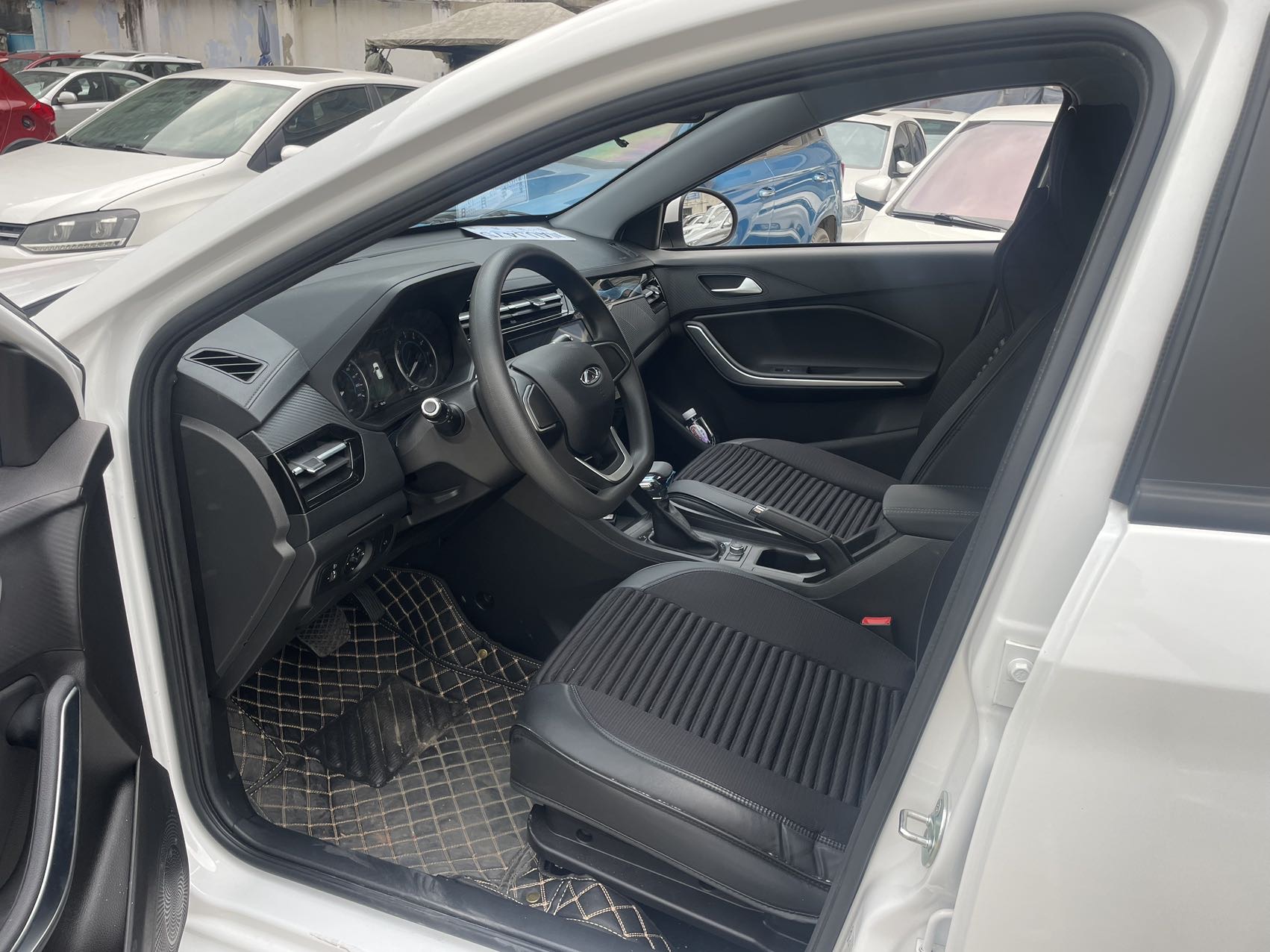 Chery Tiggo 3x 2025 car image #2
