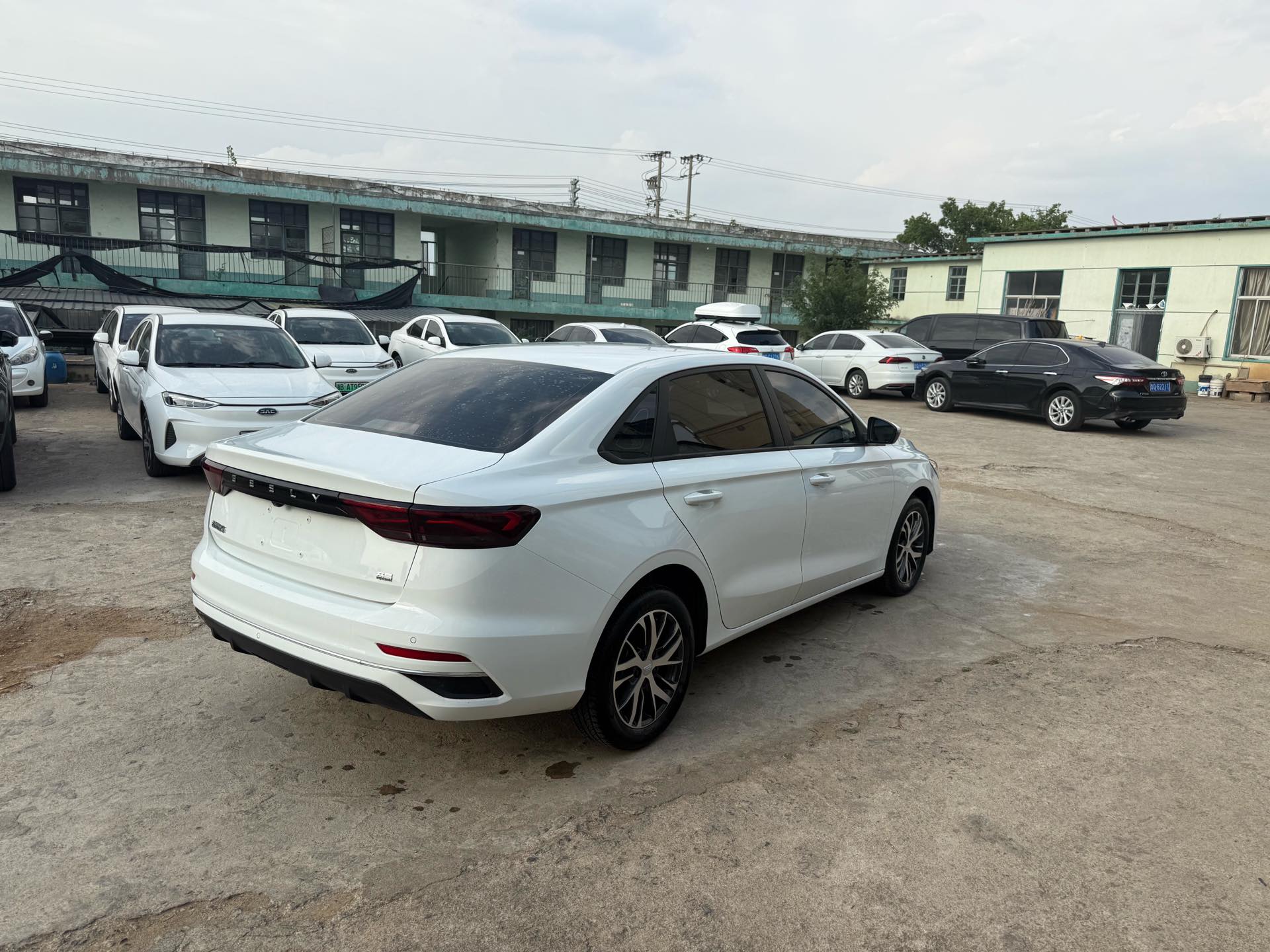 GEELY Emgrand 2023 #4 GEELY Emgrand 2023 image de voiture #4