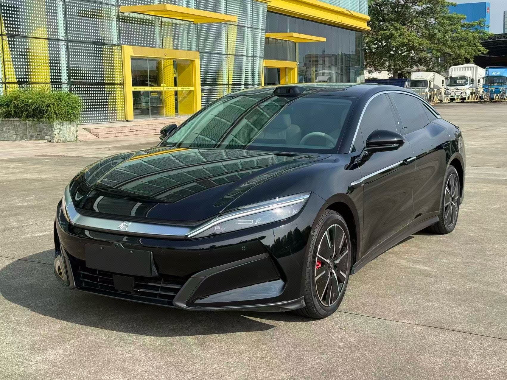 BYD HanL 2025 BYD HanL 2025 car image