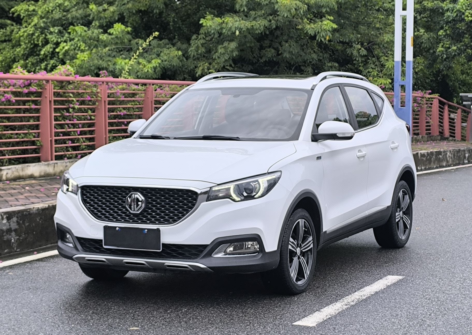 MG ZS 2017 car image 