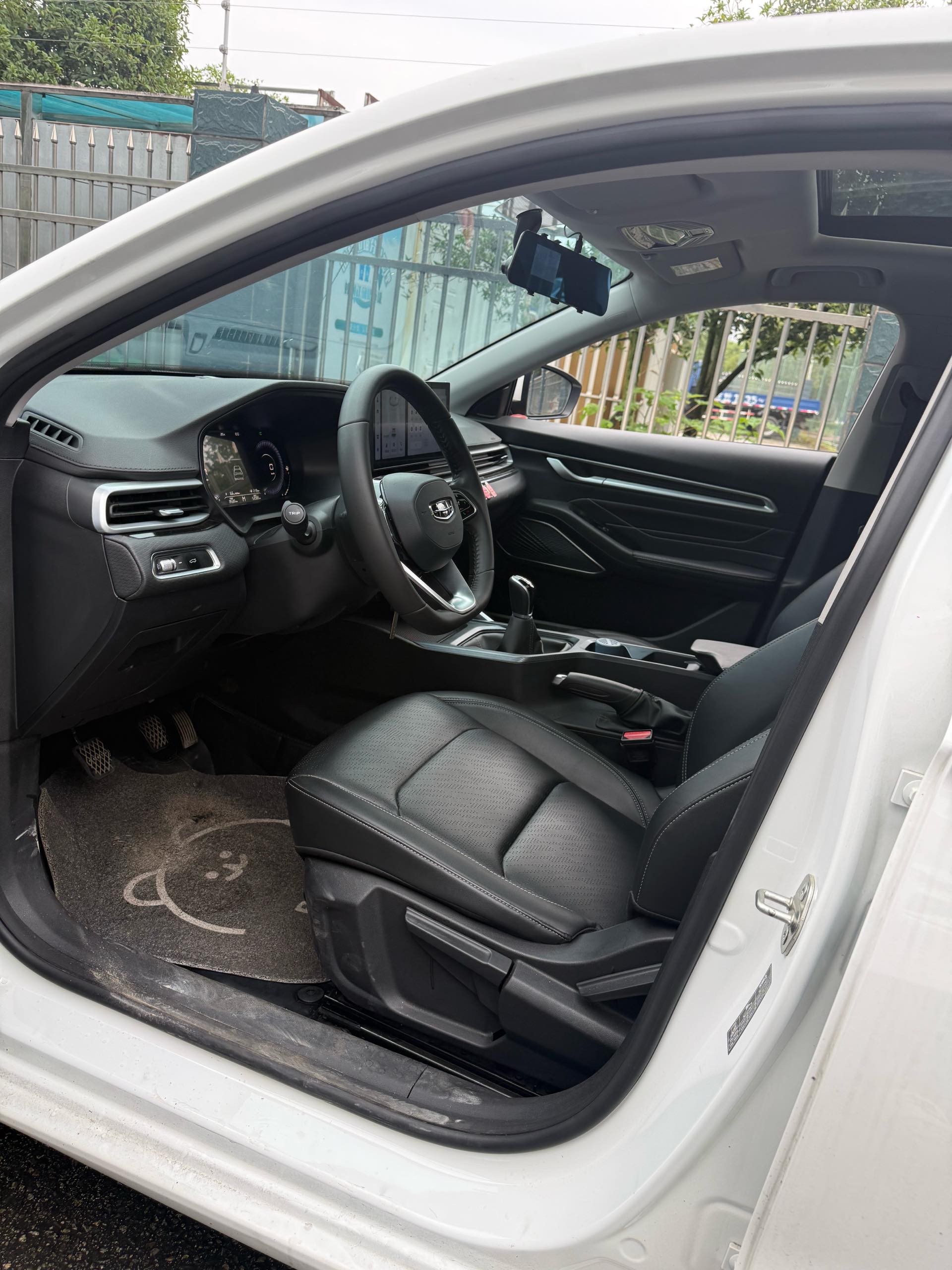 GEELY Emgrand 2023 #3 GEELY Emgrand 2023 изображение автомобиля #3