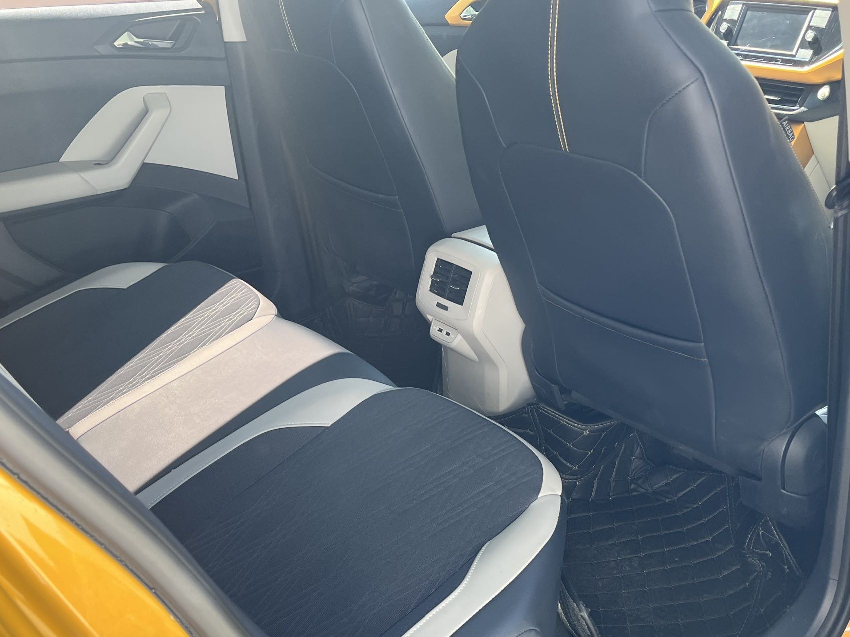 Volkswagen T-Cross 2020 #5 Volkswagen T-Cross 2020 car image #5