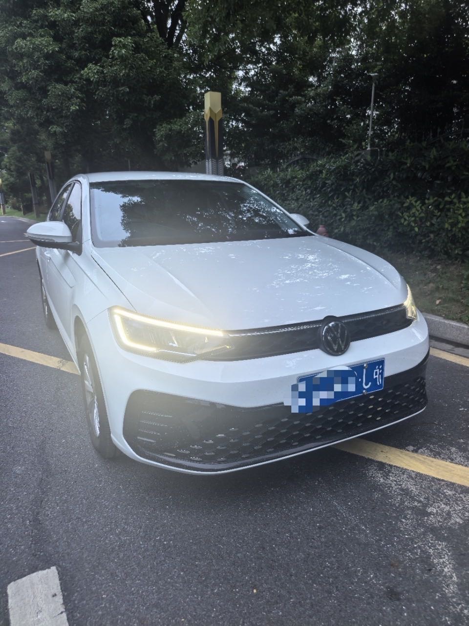 Volkswagen Lavida 2026 car image #2