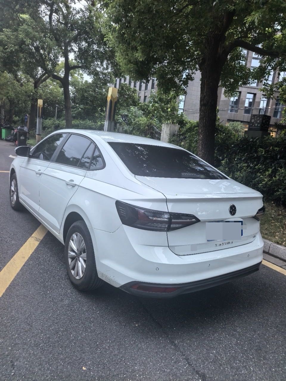 Volkswagen Lavida 2026 car image #5