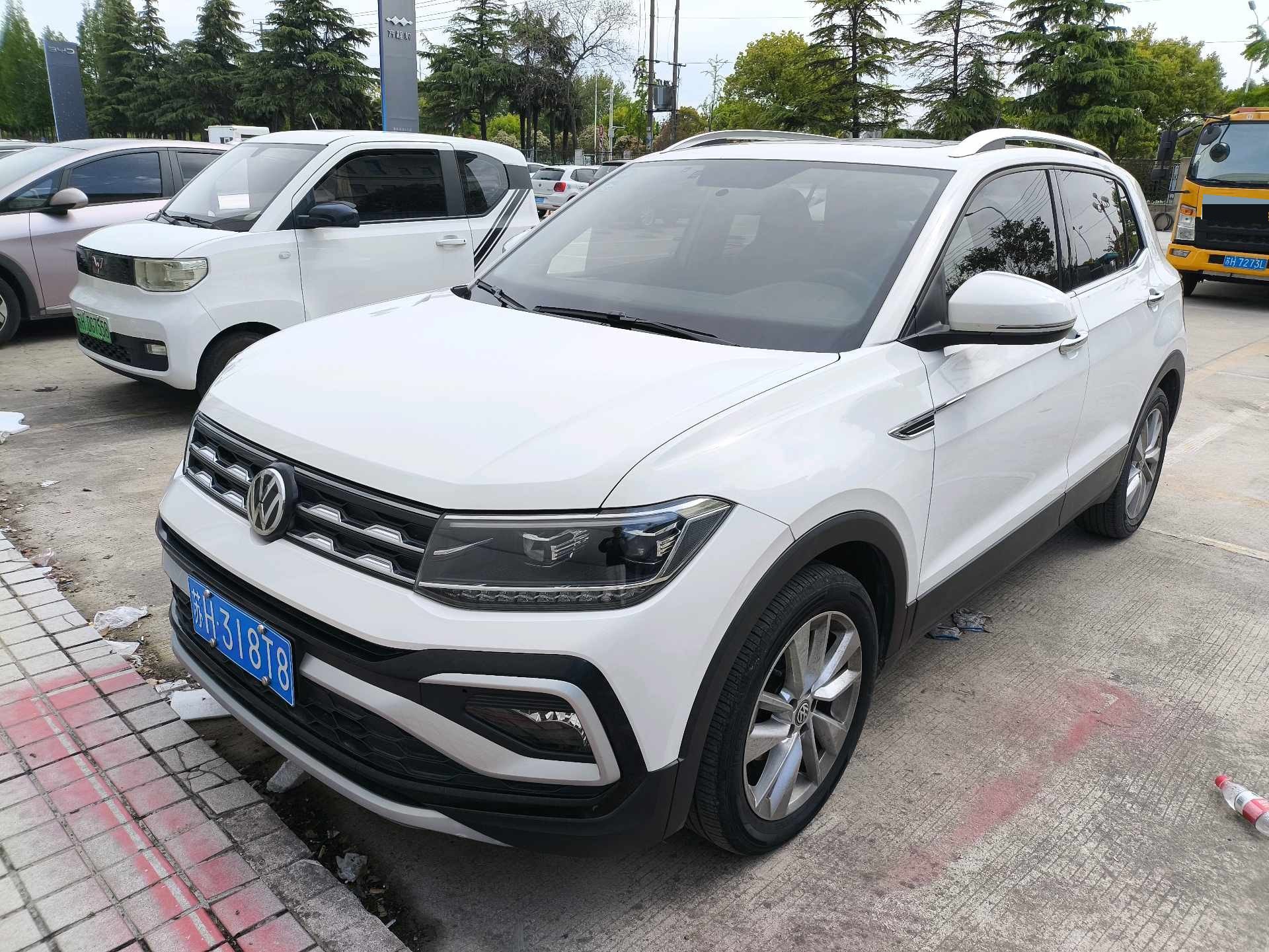 Volkswagen T-Cross 2020 Volkswagen T-Cross 2020 car image