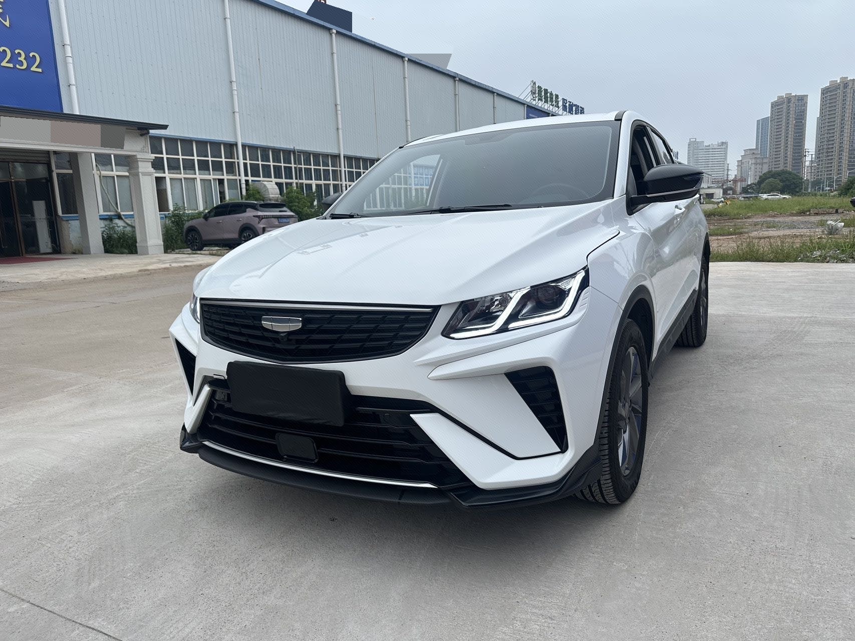 GEELY Coolray 2025 immagine di auto 
