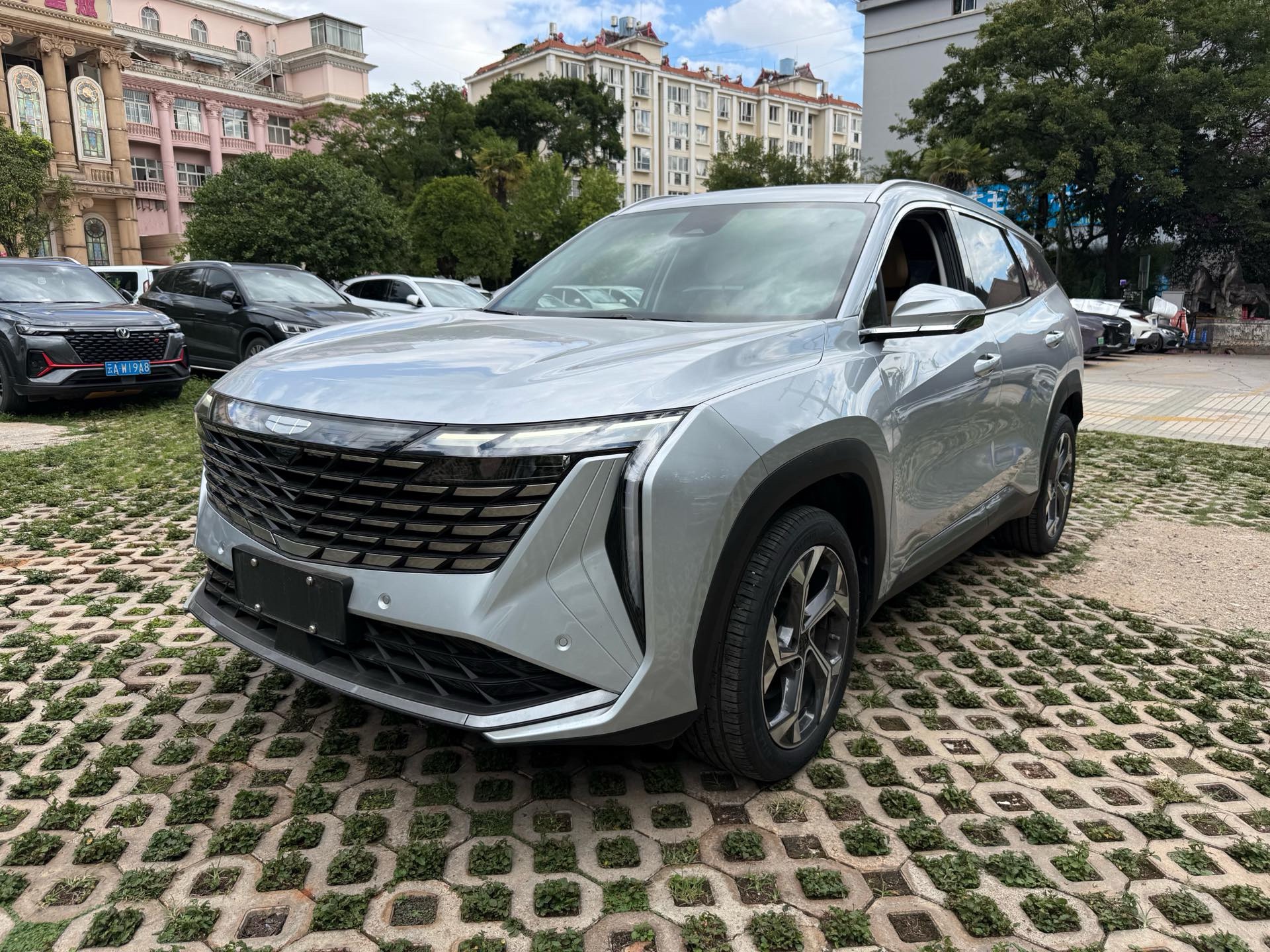 GEELY Boyue L 2024 GEELY Boyue L 2024 car image