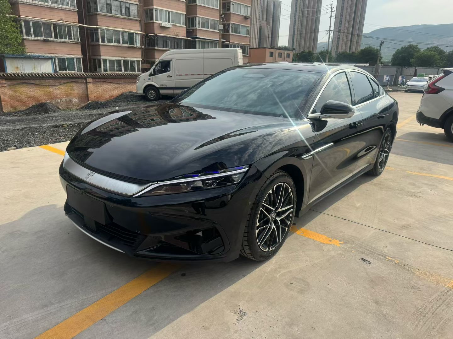 BYD Han 2025 car image 