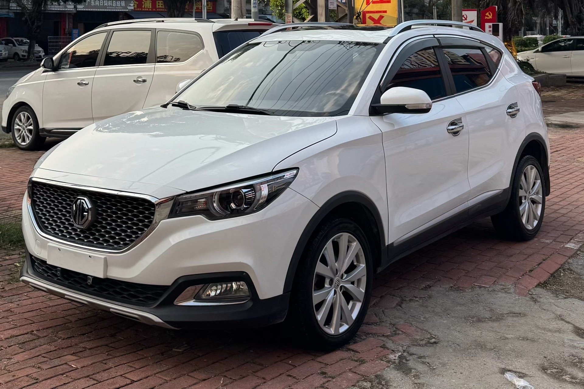 MG ZS 2017 MG ZS 2017 car image