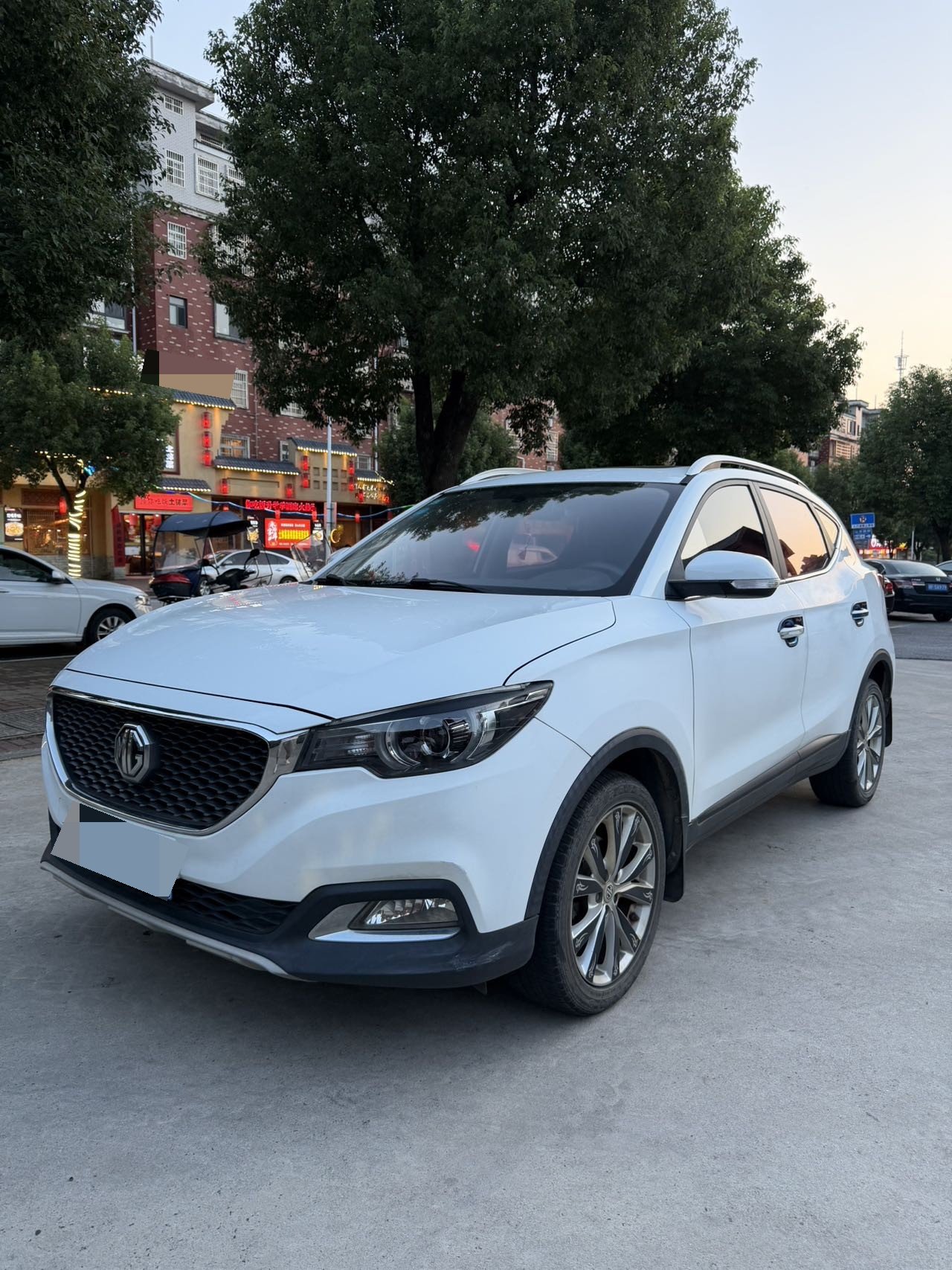 MG ZS 2017 MG ZS 2017 car image