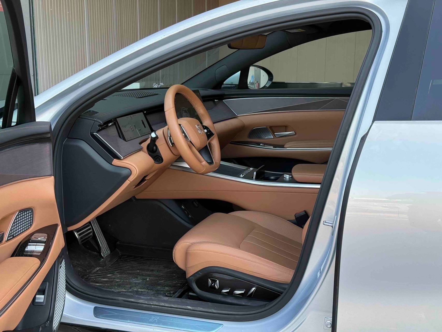 BYD HanL 2025 car image #4