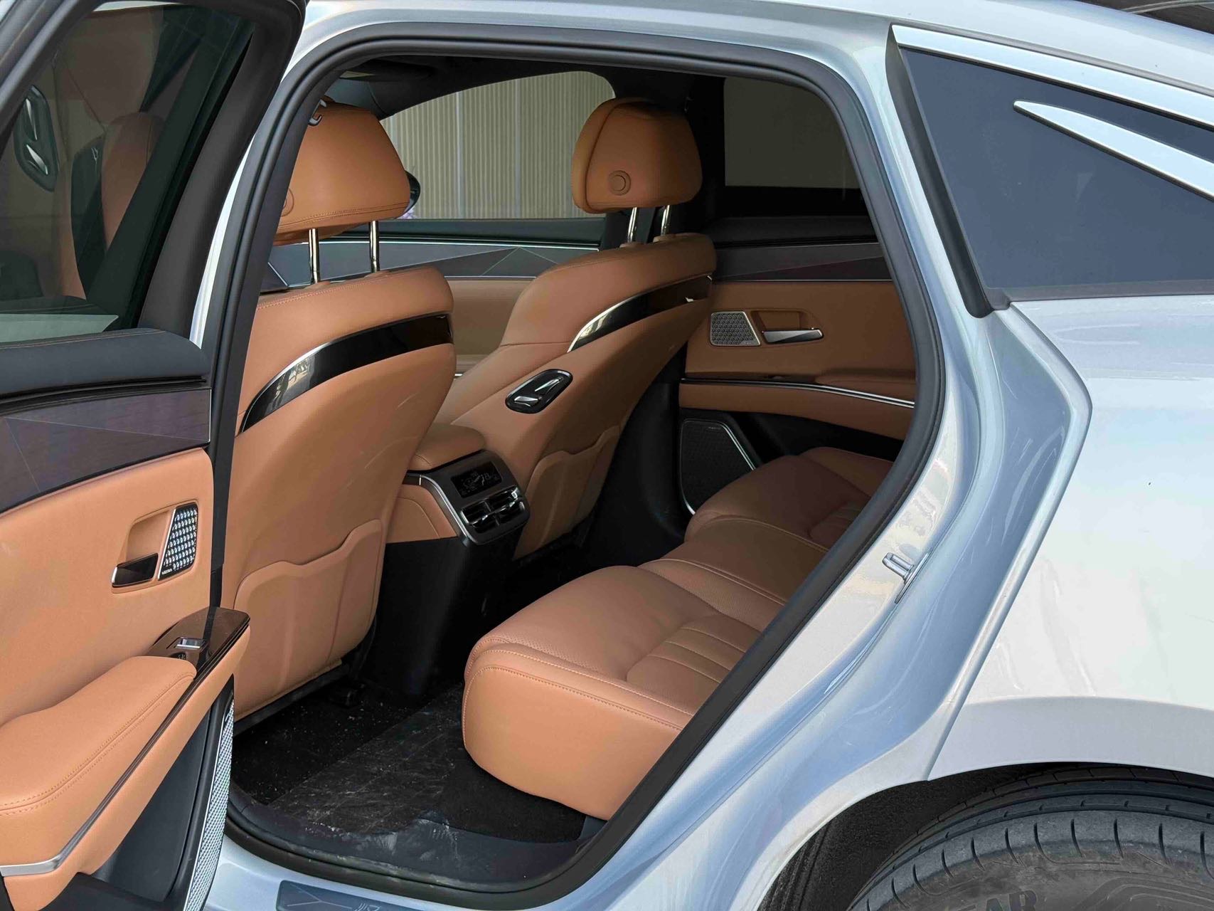 BYD HanL 2025 car image #6