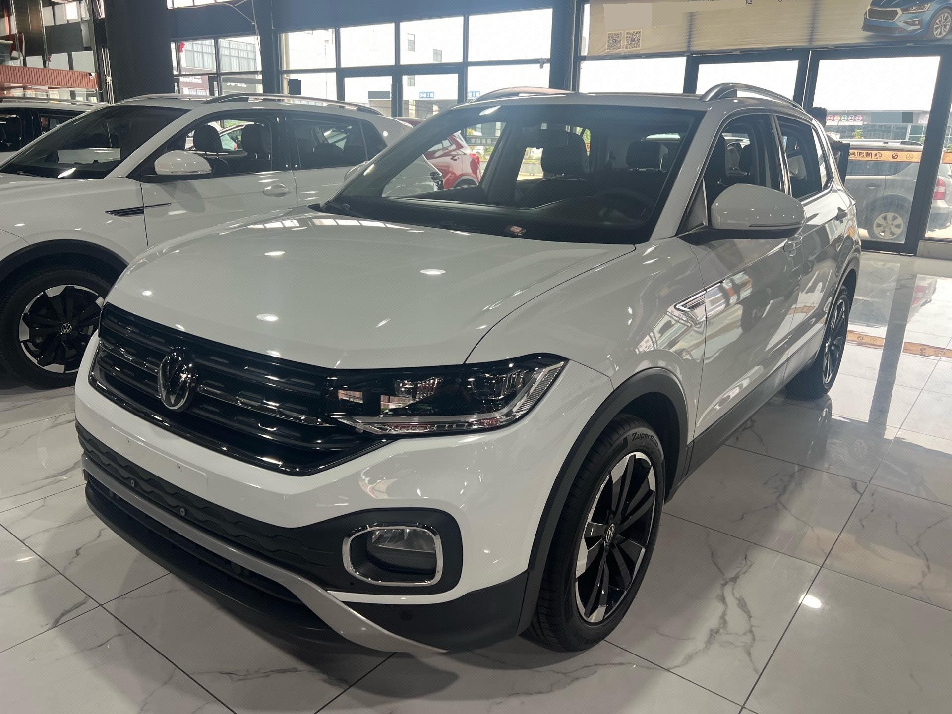 2024 2024 immagine di auto