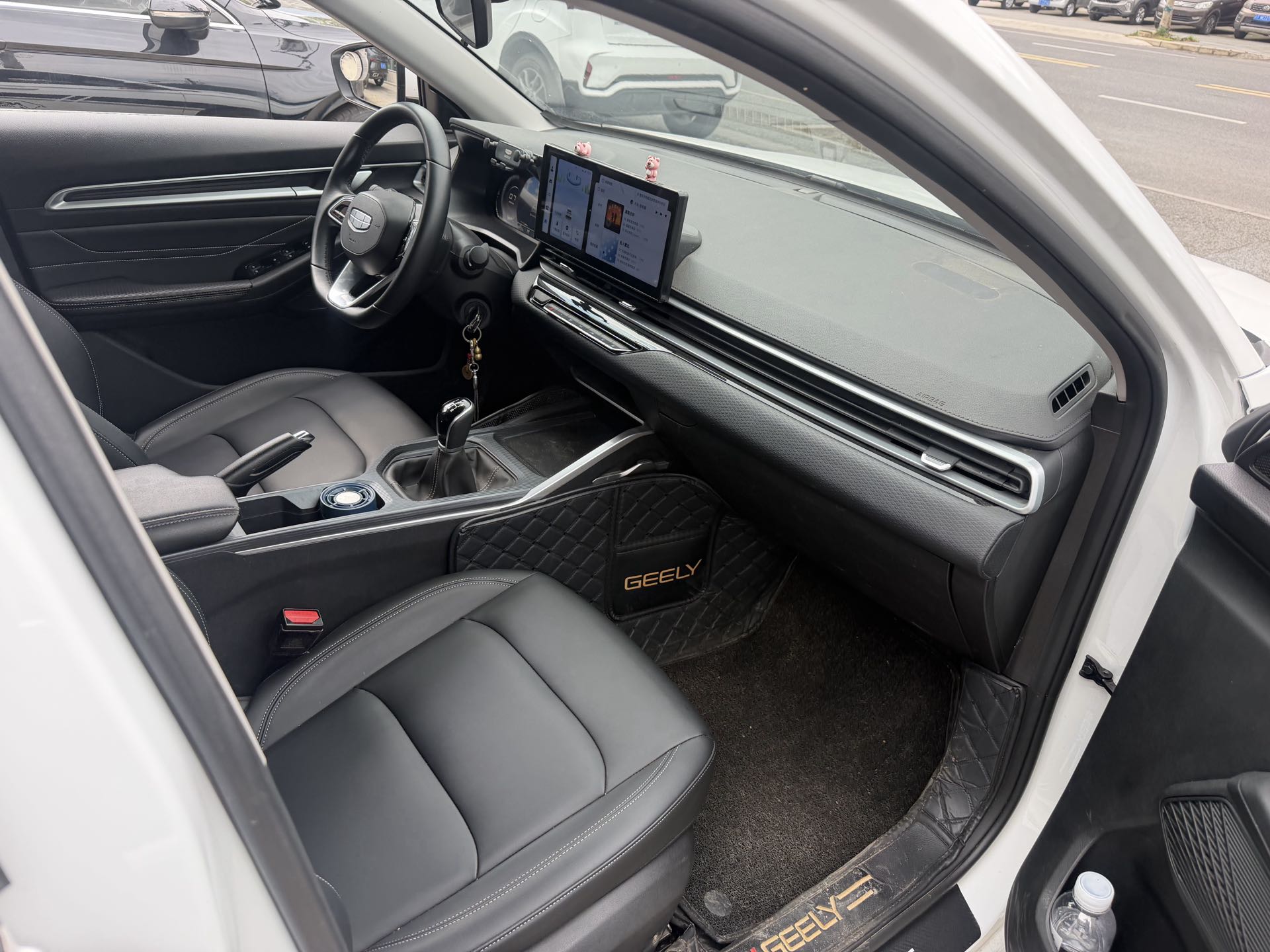 GEELY Emgrand 2024 #4 GEELY Emgrand 2024 صورة سيارة #4