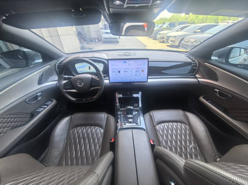 BYD Han 2023 car image #3