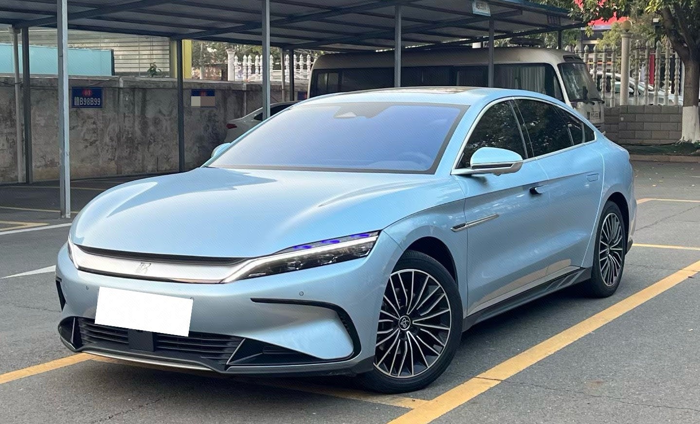 BYD Han 2023 BYD Han 2023 car image