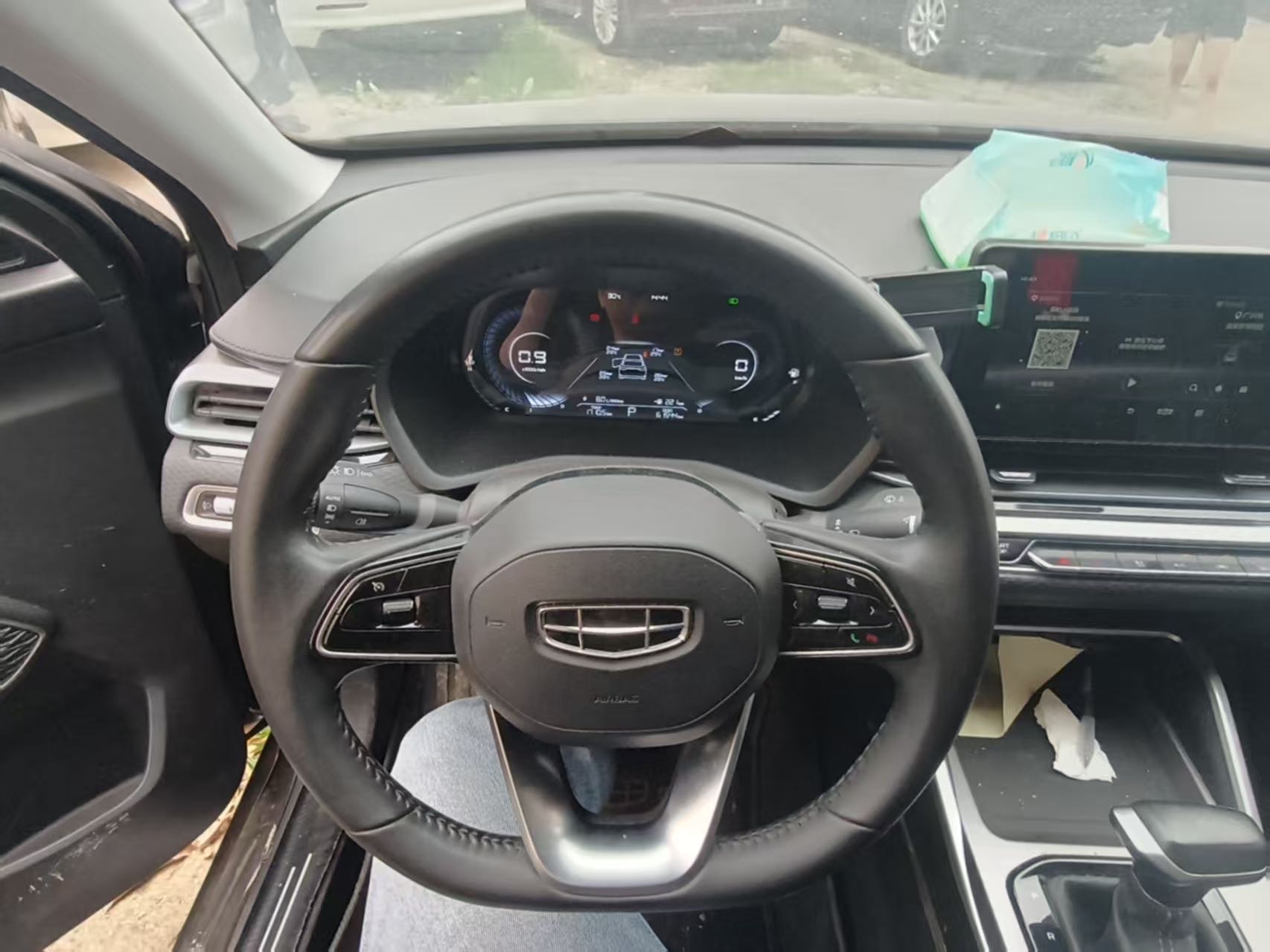 GEELY Emgrand 2022 صورة سيارة #2