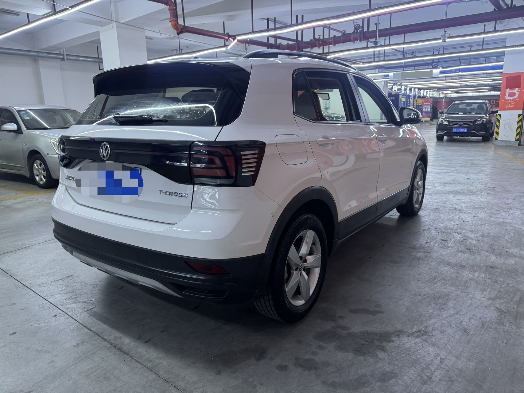 Volkswagen T-Cross 2020 car image #2