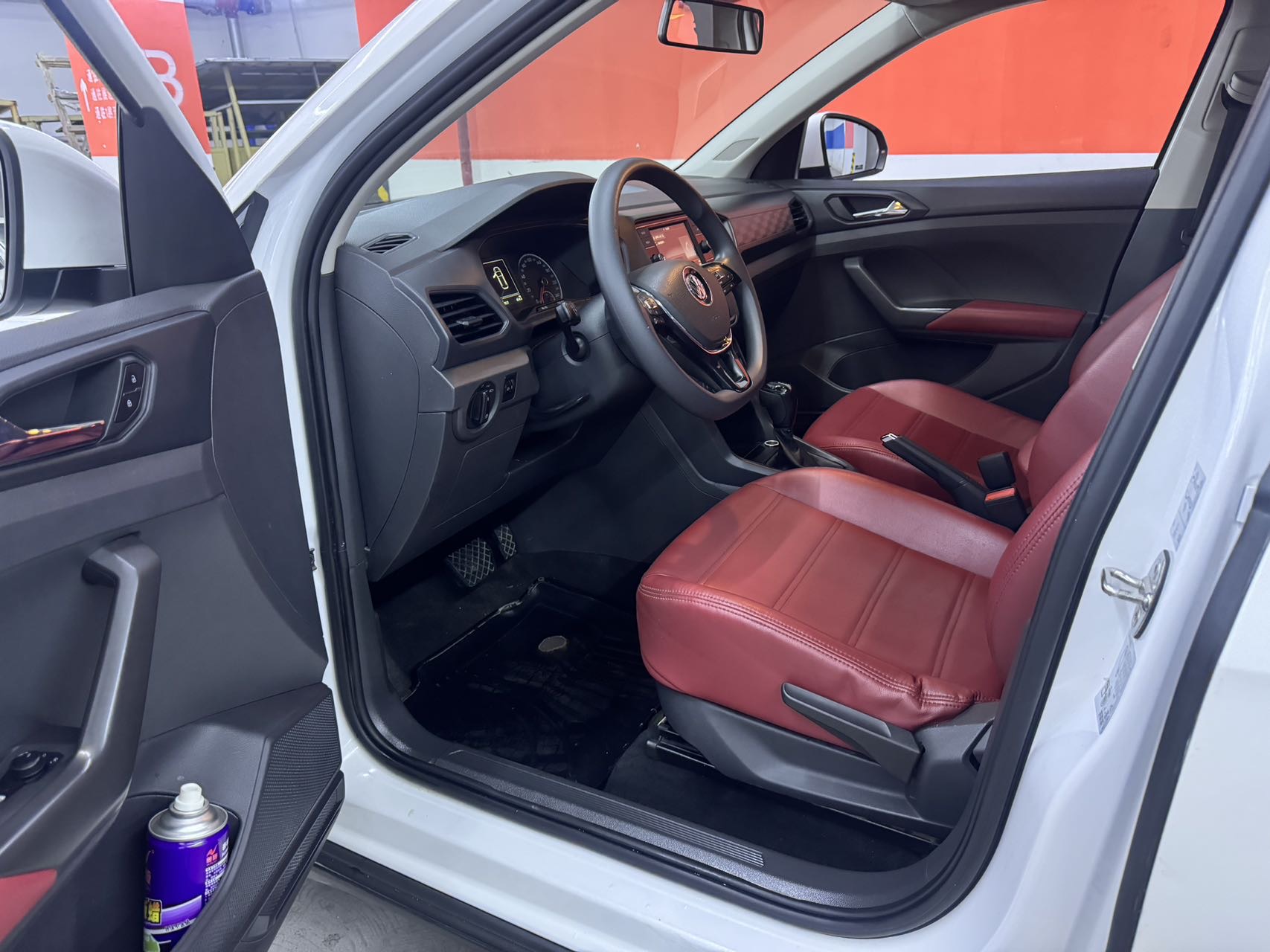 Volkswagen T-Cross 2020 car image #9