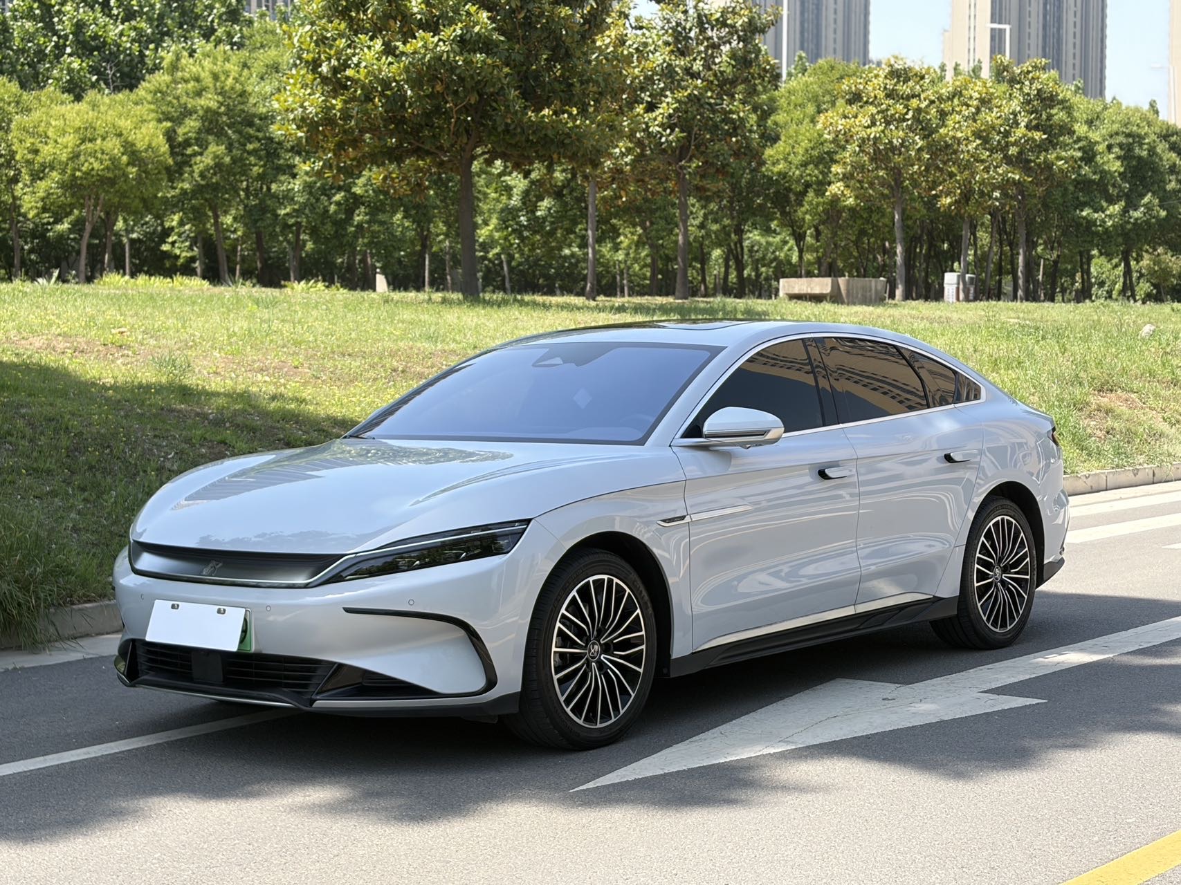 BYD Han 2024 car image 
