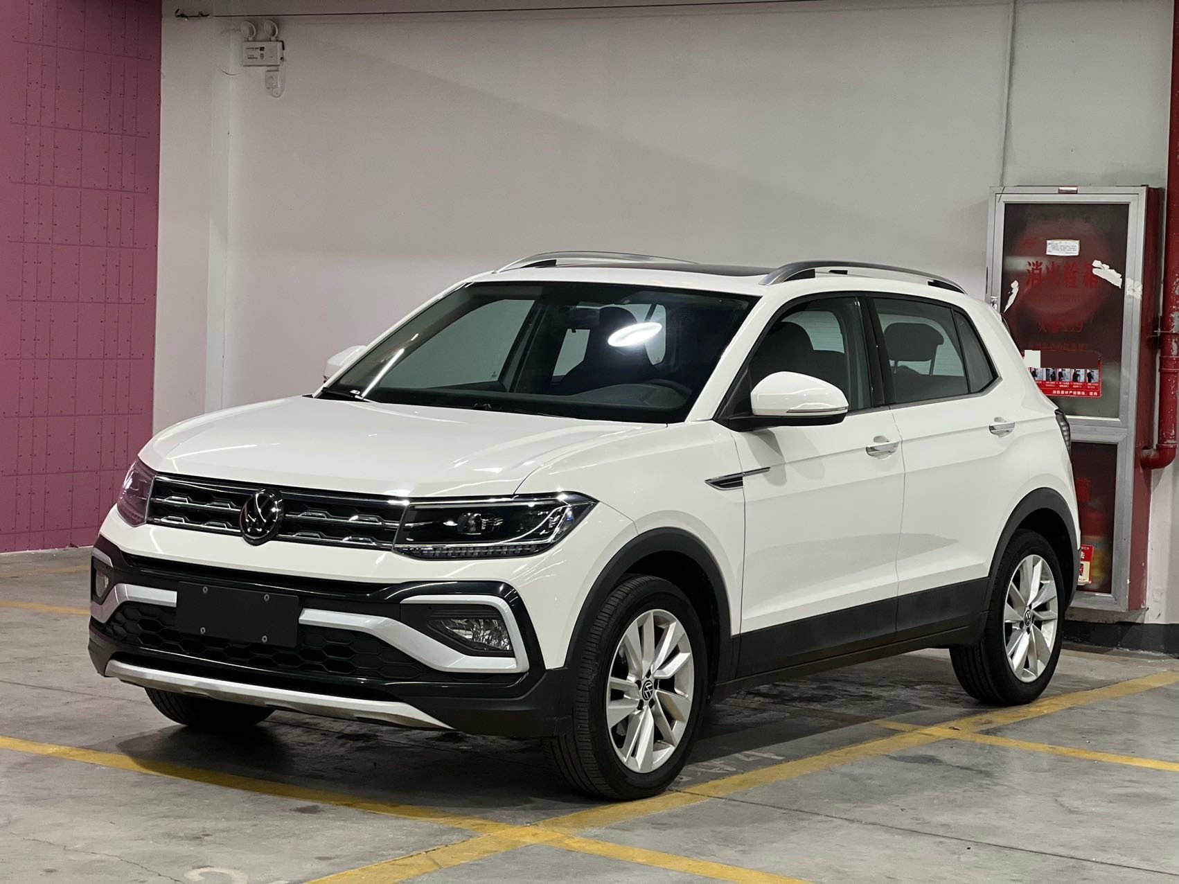 Volkswagen T-Cross 2021 Volkswagen T-Cross 2021 car image