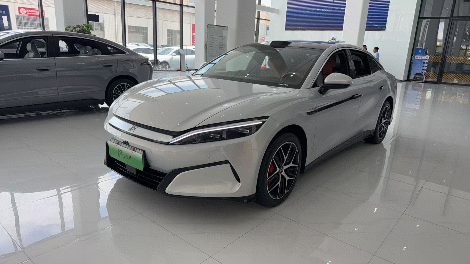BYD HanL 2025 BYD HanL 2025 car image