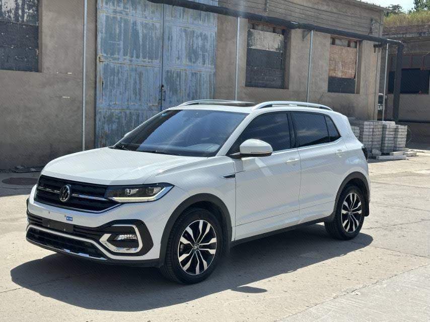 2020 immagine di auto 