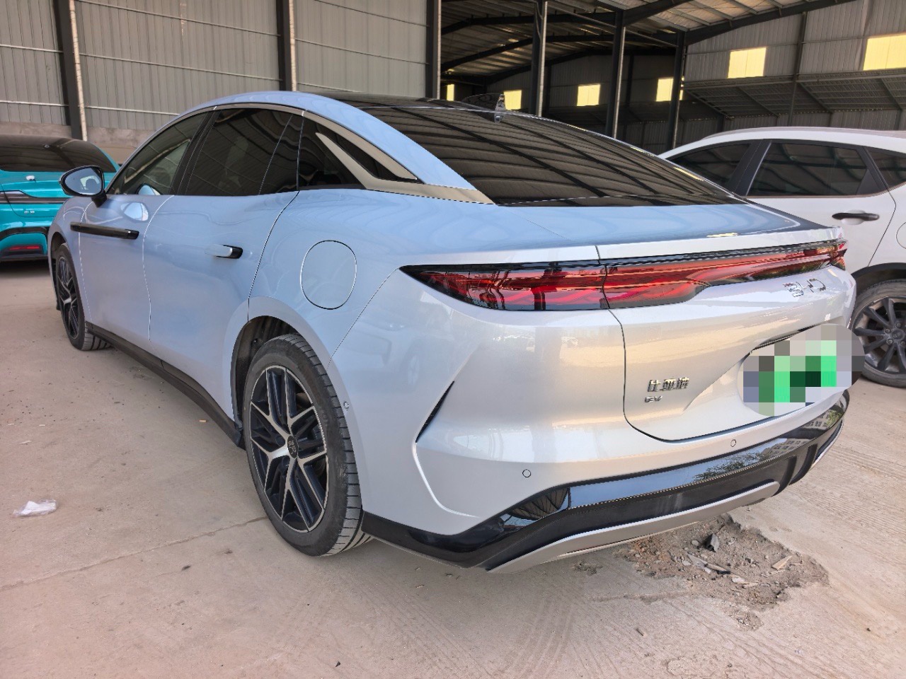 BYD HanL 2025 #7 BYD HanL 2025 car image #7