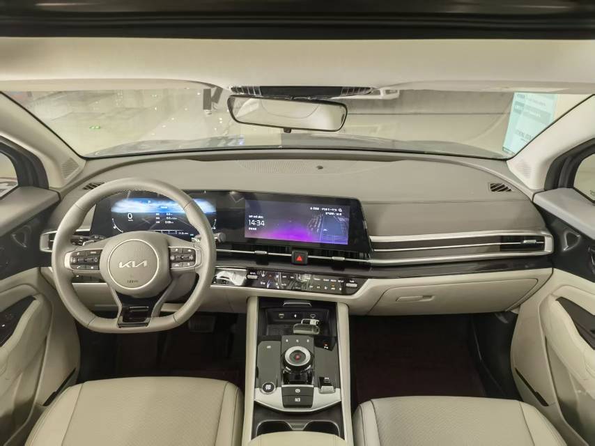Kia Sportage 2023 изображение автомобиля #6
